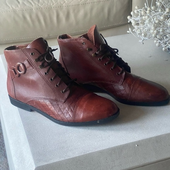 LEATHER COLLECTION Lace-Up Ankle Booties 5/8” Heel Brown Leather Women’s… - Picture 13 of 14